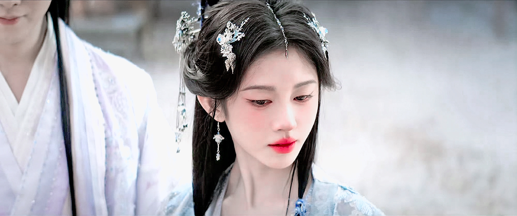 露芜衣 × 蓝衣温柔似水💧鞠婧祎 / 鞠婧祎露芜衣