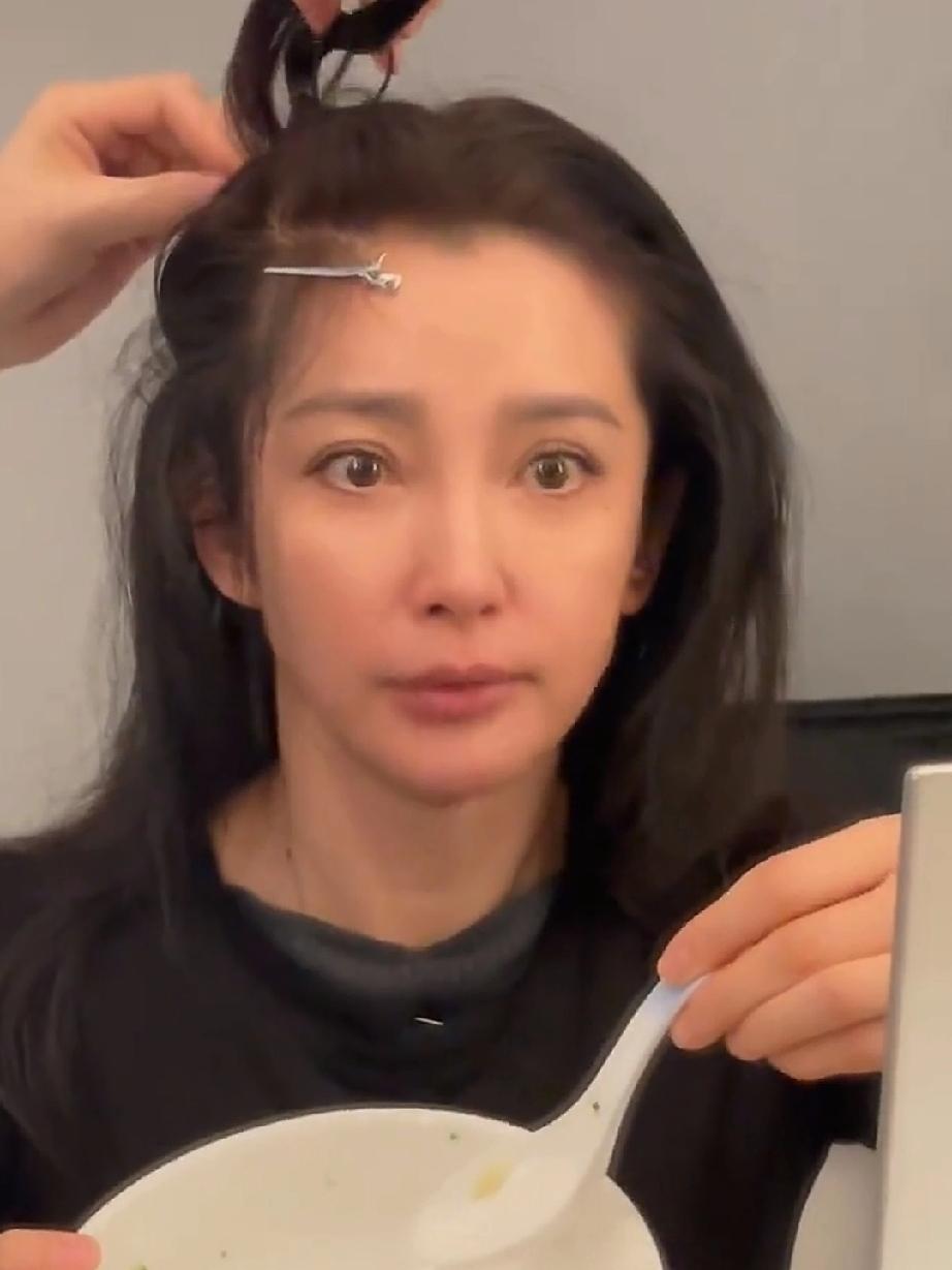 李冰冰虽然名气挺大，不过她的作品我仅看过一部，即多年前她和周杰合作的《少年包青天