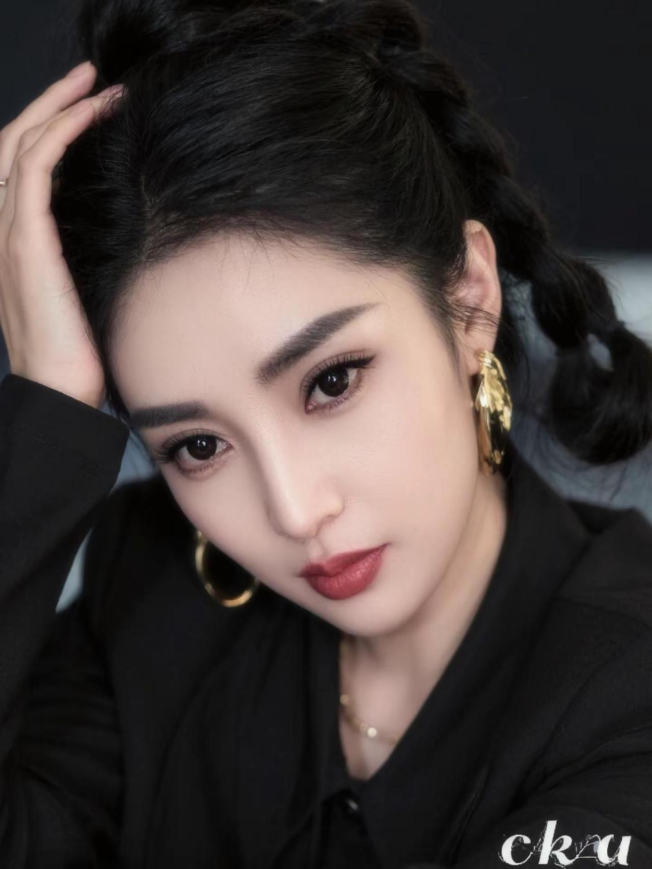 高颜值美女 美出高级感cr