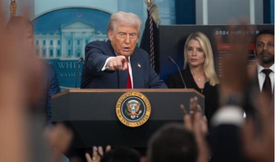 俄罗斯经济学家表示：因为39万亿美元还不起，特朗普很有可能已经有了弄死第一大“债