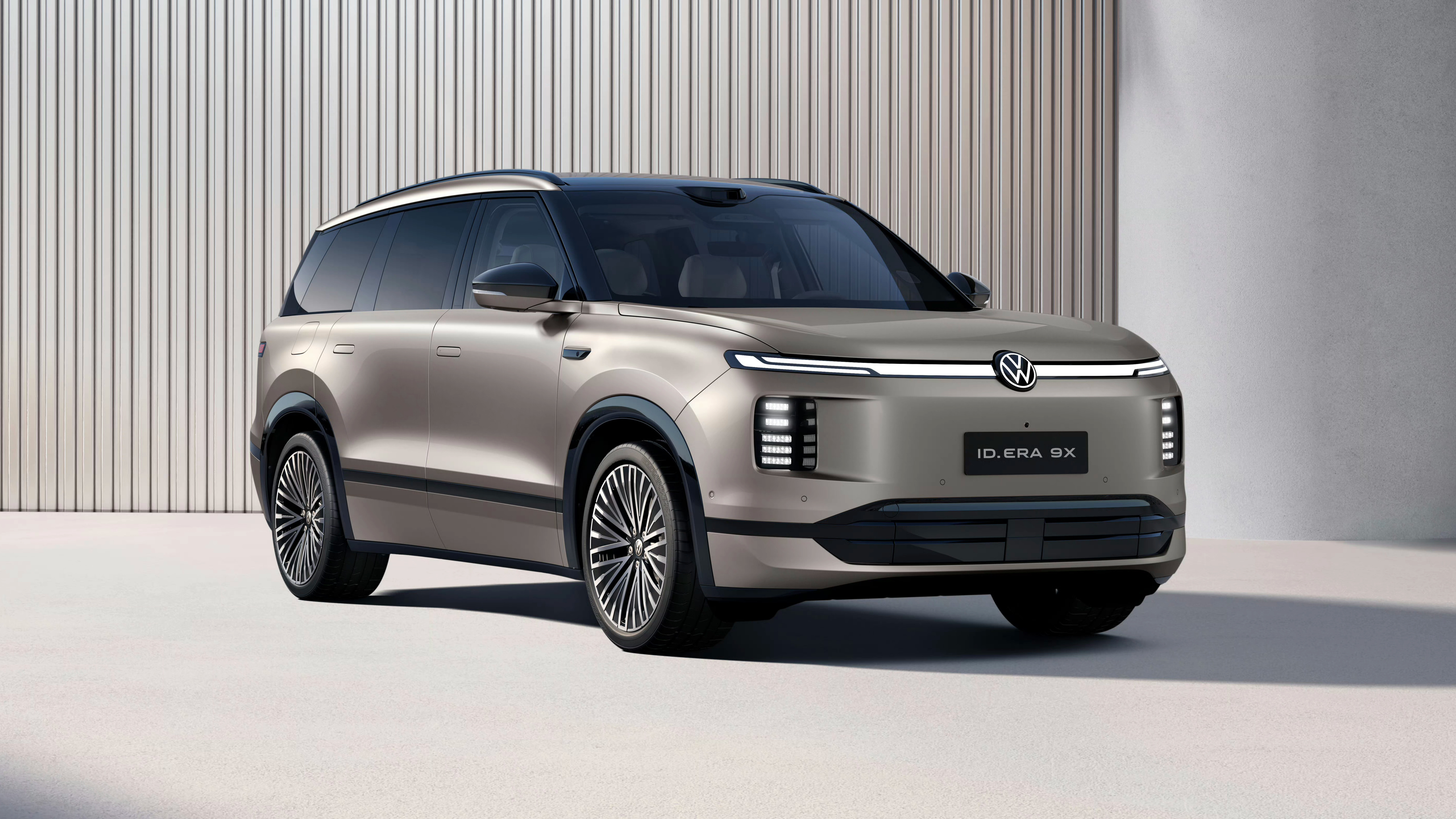 大众ID.ERA 9X，这个名字读起来太拗口了直接叫「ID.9」多好啊，和其他车