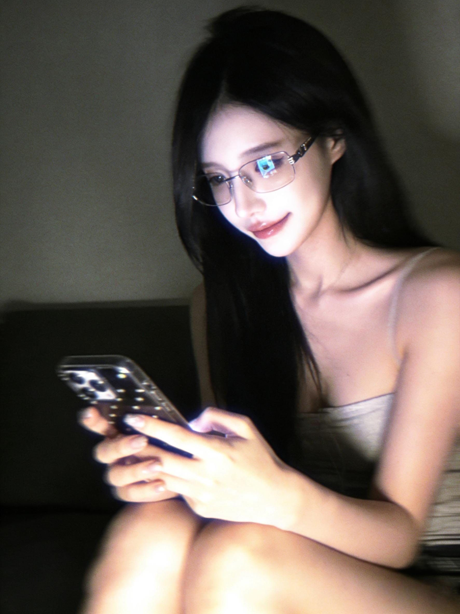 夜太深，心跳呢。