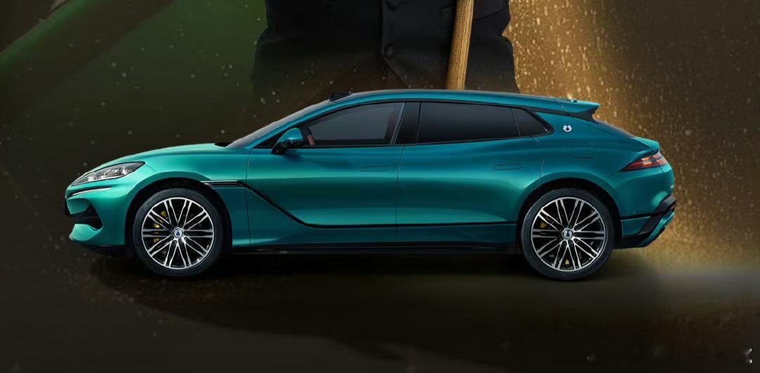 本细节狂魔又开始挑刺了，这次依旧挑腾势的刺腾势在广告和海报中喜欢用这张Z9GT的