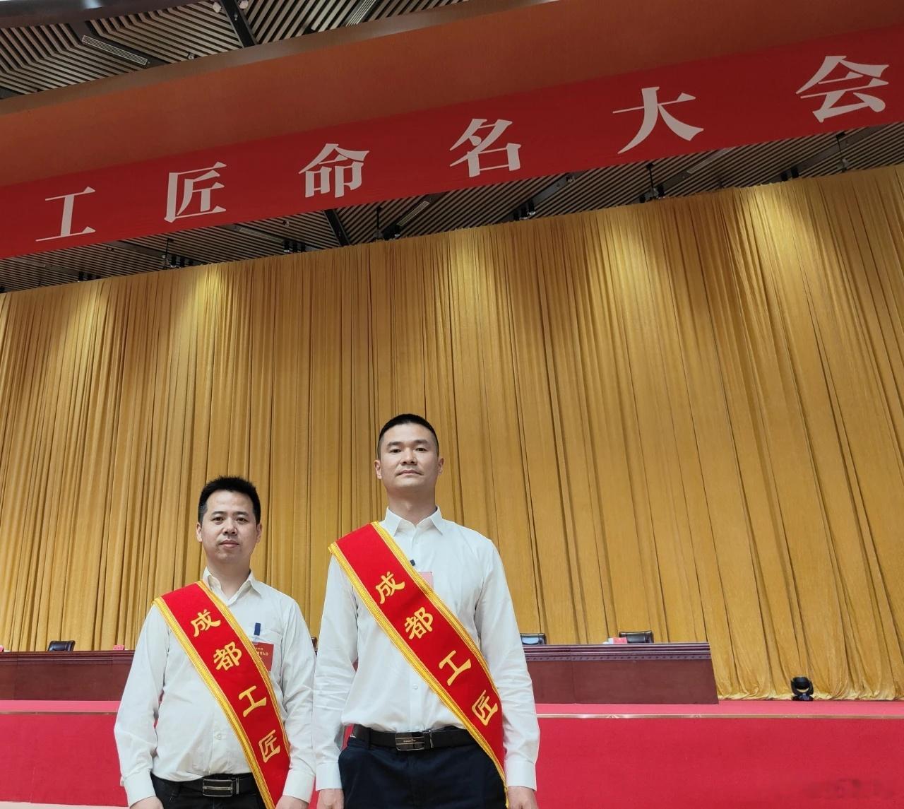 杨兴波自1999年参加工作以来，刻苦钻研，针对工作中的难点、堵点，探索出了一系列