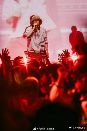 布瑞吉 你们手速快的惊人 真的绝！布瑞吉巡演四站票全没，这抢票速度简直无敌！桥哥