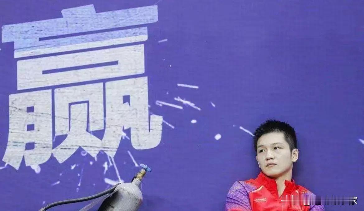 在国乒，林诗栋被认为可以接班马龙王楚钦，那么谁能接班樊振东呢？

我的回答是很难
