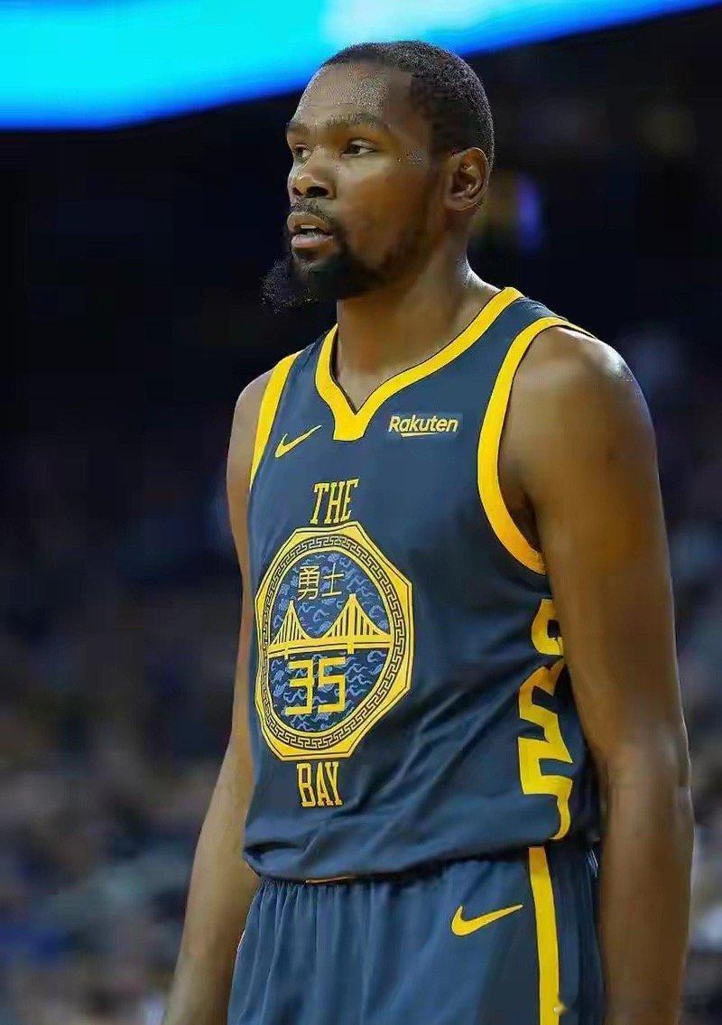 杜兰特就是NBA最大的墙头草：完全不认可这个说法！本人并非杜兰特忠实的粉丝，但是
