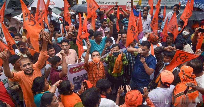 《经济时报》12月23日报道，孟印度教徒遇害一事在印多地引发抗议，印孟互相召见外