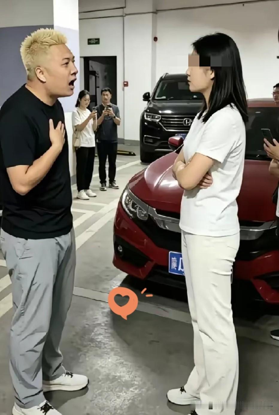这事儿看得我是真迷糊，现在有些人这股“迷之自信”到底哪来的？

开头那阵仗，堵个