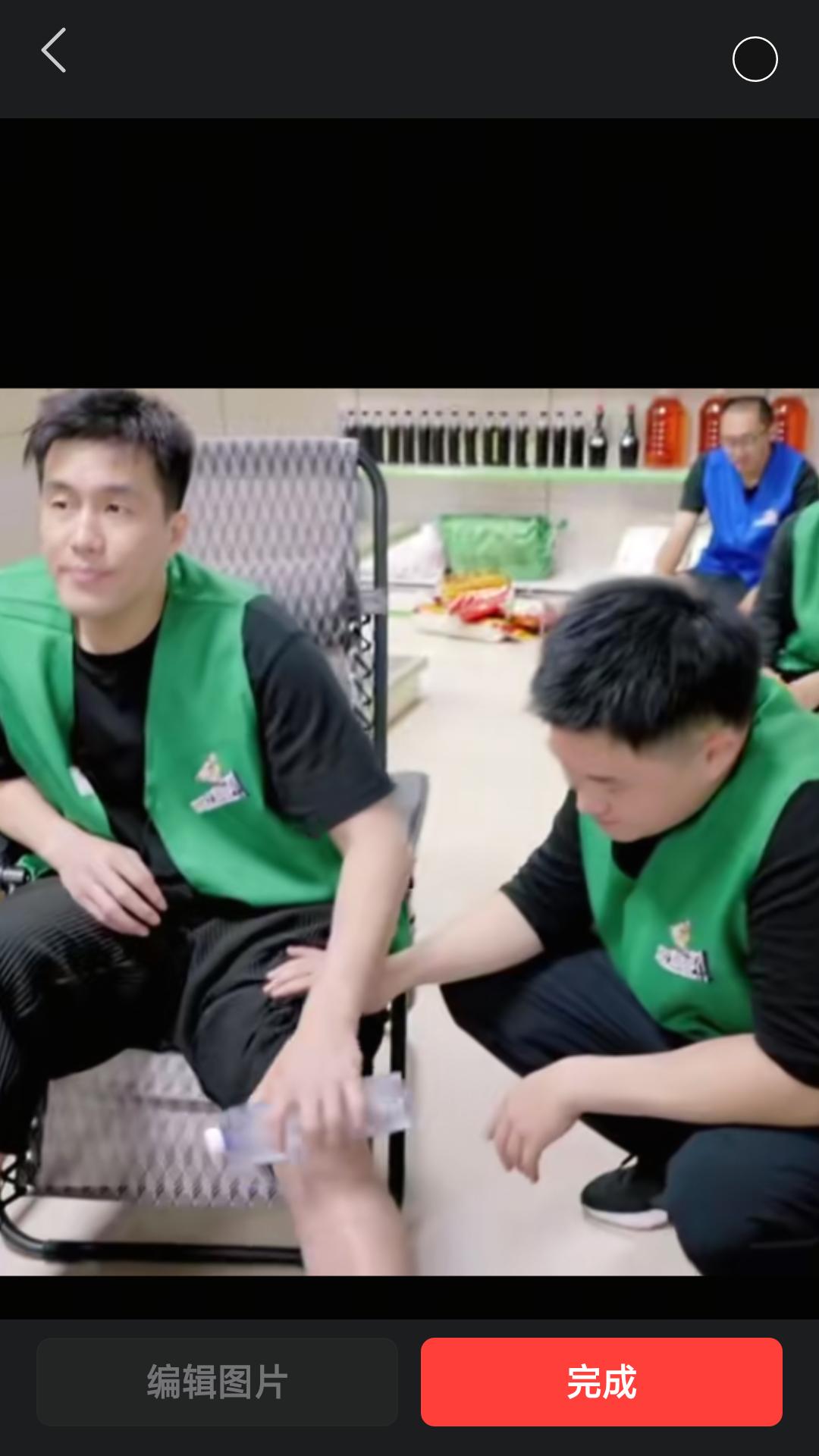 CBA 球星郭艾伦参加抖音真人秀〔好好好，你这么整是吧〕节目录制，带伤与嘉宾进行