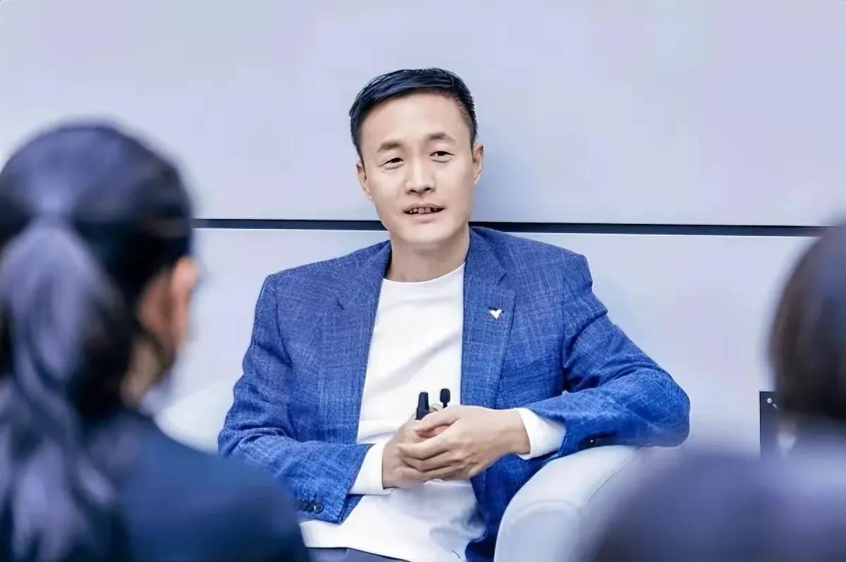 哪吒汽车悬了
哪吒汽车面向全部研发人员实施降薪，各部门员工也陆续收到了通知，最高