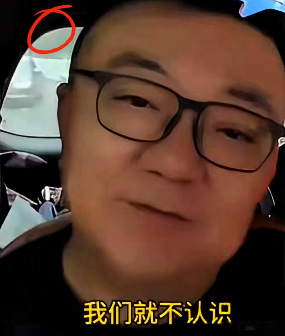 董路终于摊牌了！
他说自家足球小将一旦入选国少，立刻断联，从此形同陌路。
​​很
