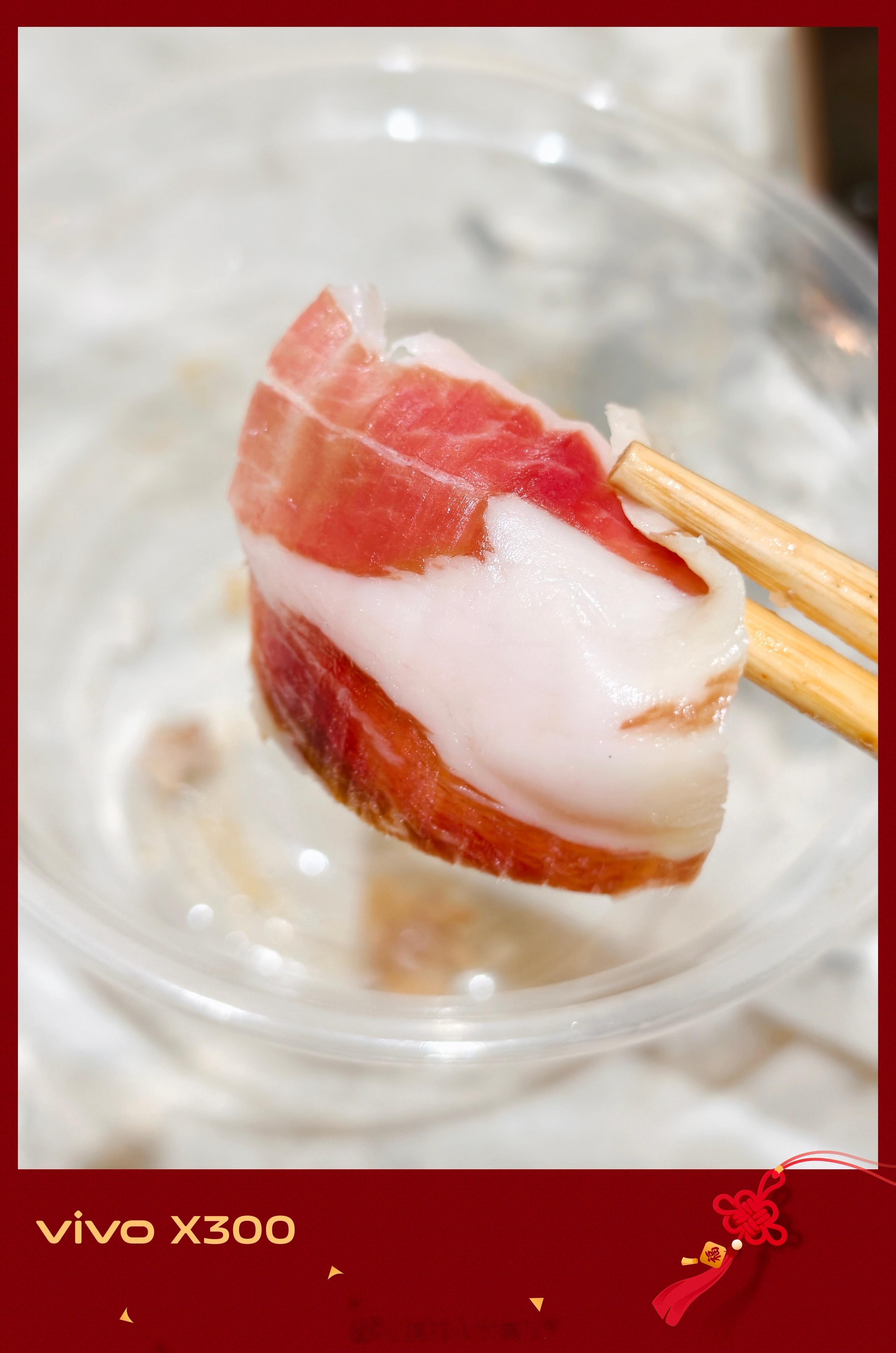 家里有个西班牙火腿，还能怎么吃？生吃配红酒还可以，但吃多了有点腻不太喜欢油脂味 