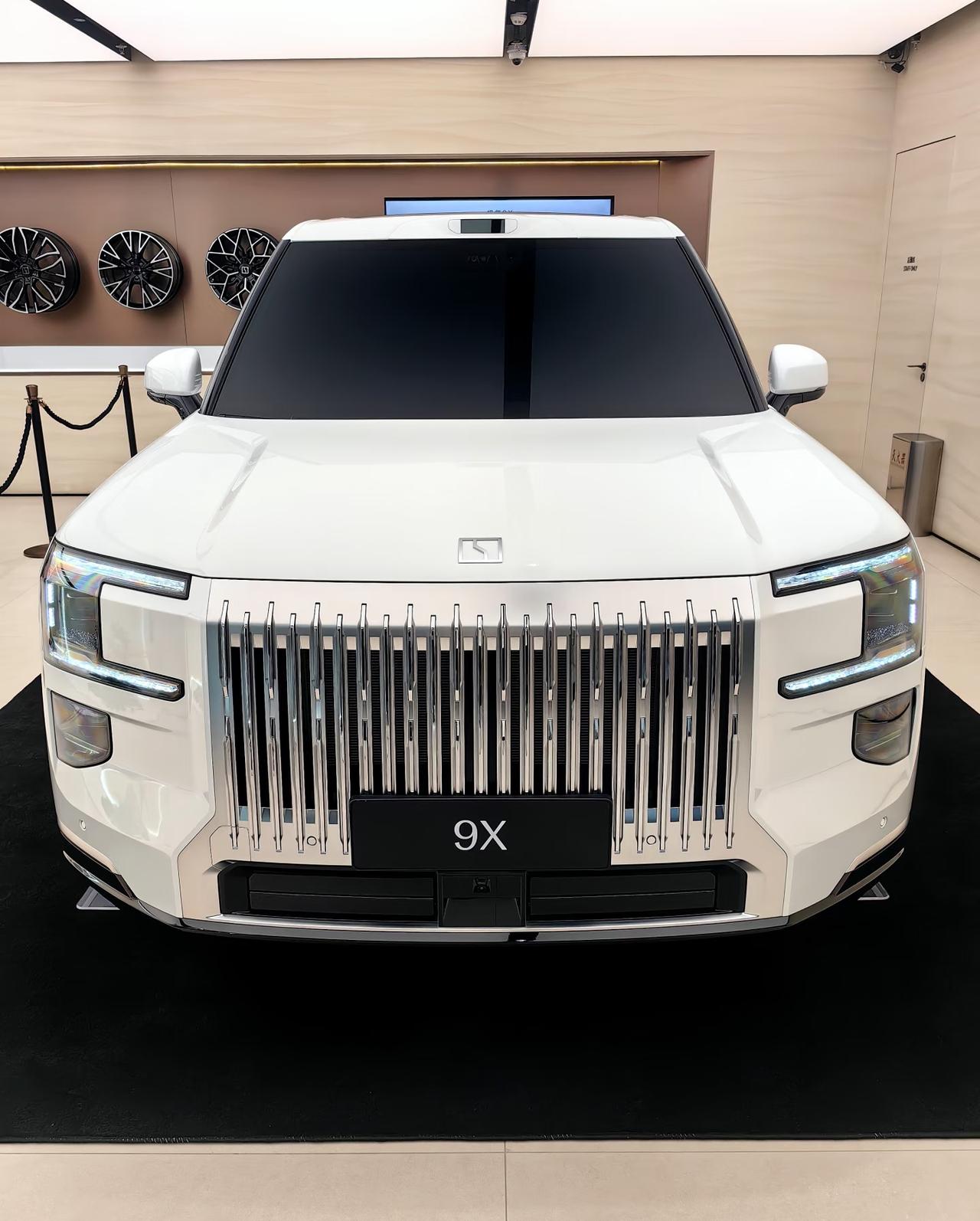 怎么看都有点像路虎[泪奔]