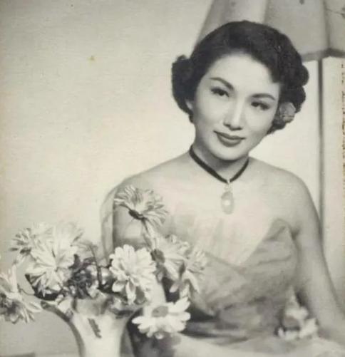 1912年，50岁的曹锟迎娶20岁的富家千金陈寒蕊。

这场婚礼轰动天津卫，可围