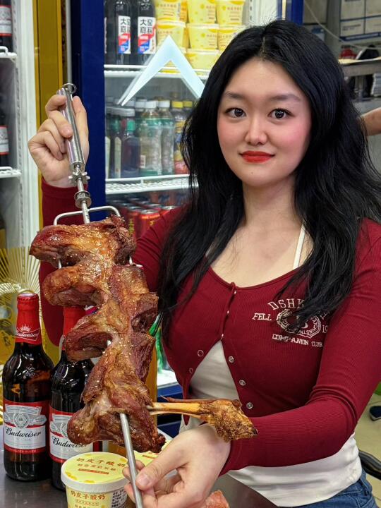 天津必吃的特色烧烤店！这只羊腿等1h值了！
