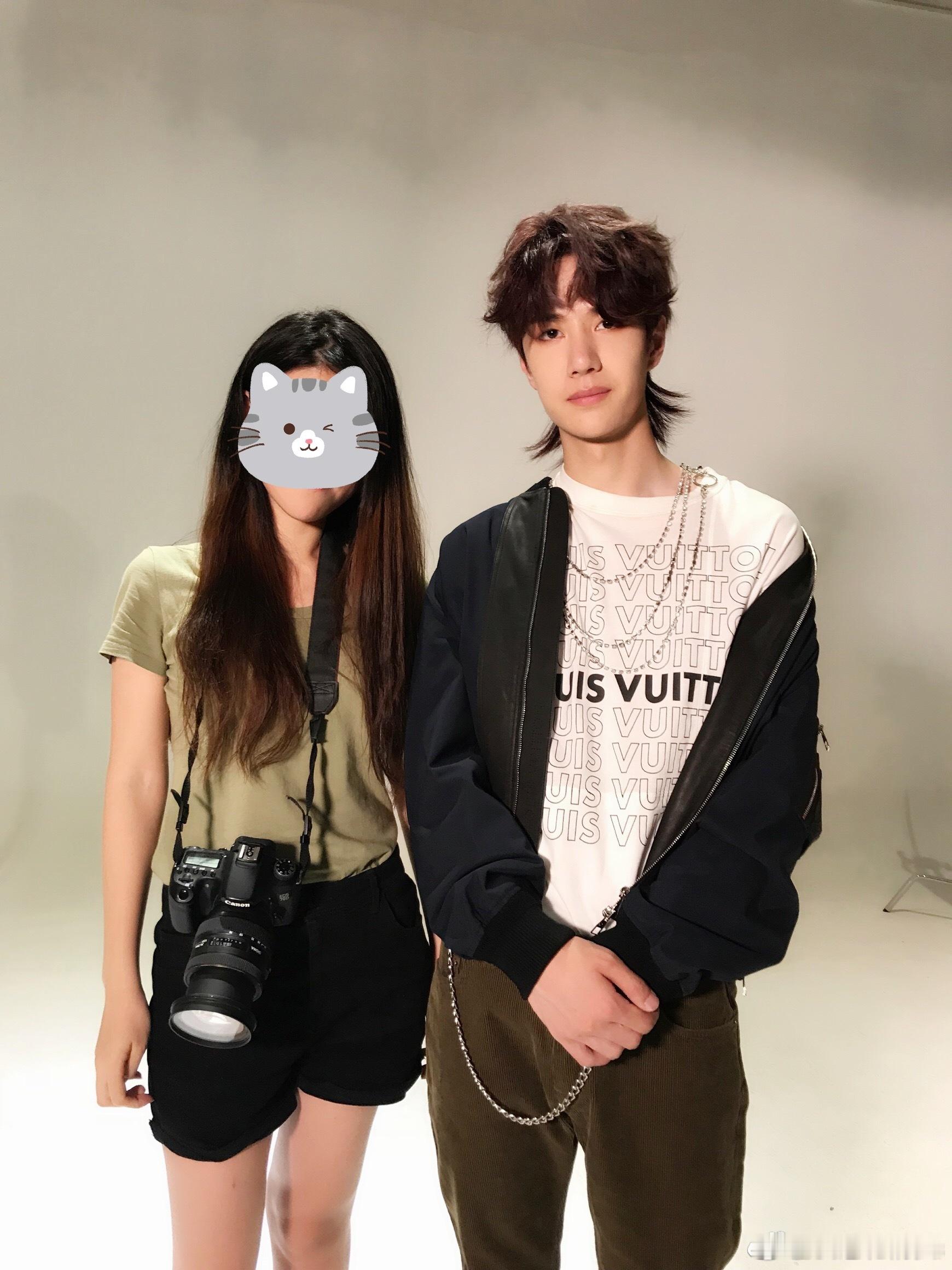 ！！！第一次见这个合照，而且这次杂志拍的还超级无敌帅！ 