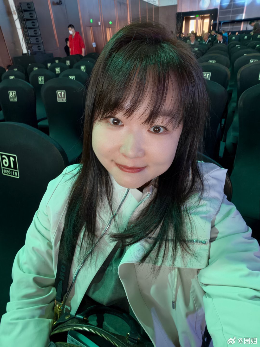 来吧，我帮你们打卡华为春季全场景发布会。准备打开你们的钱包吧，今天一次买个够