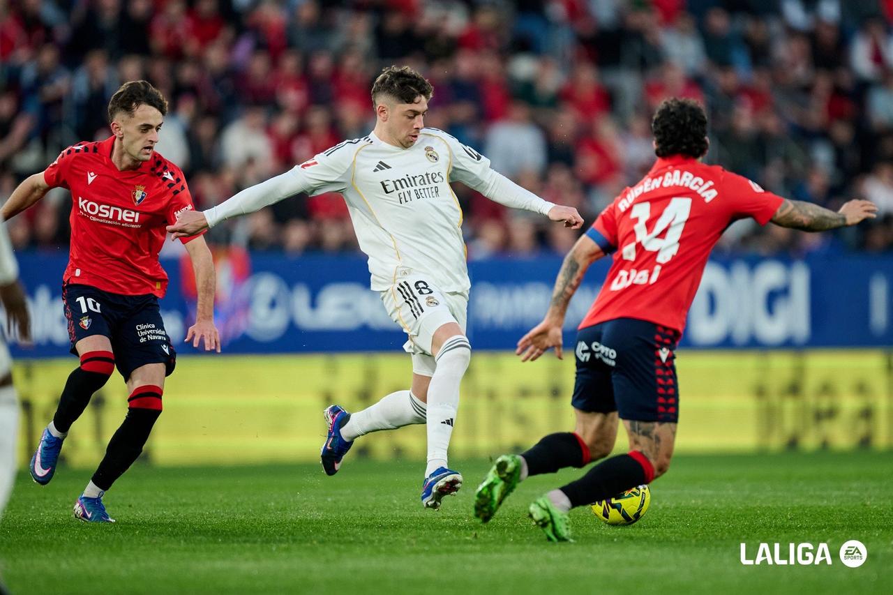 全场|奥萨苏纳 2-1 皇家马德里

17' 威尼修斯禁区外打门被扑。
28' 