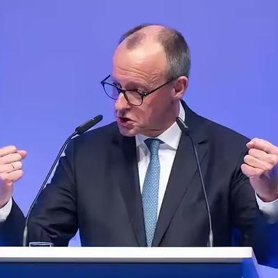 战斧落户德国：一个战后反战国家，重新把拳头攥紧了
射程约1600公里的战斧巡航导