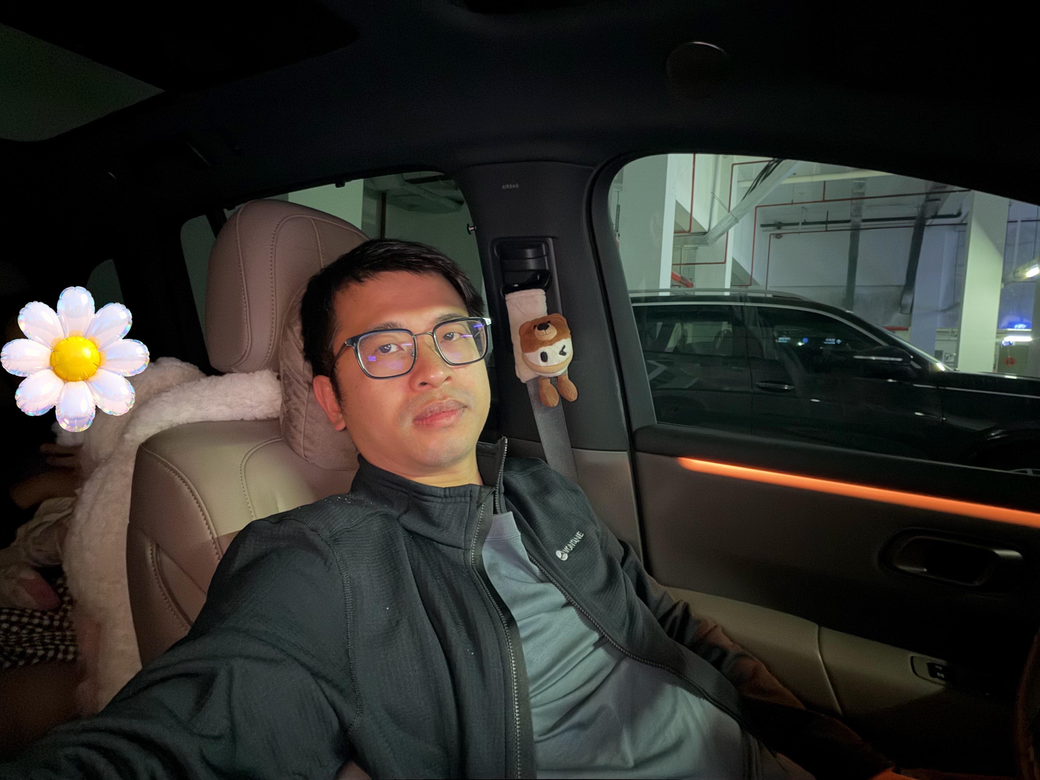 这个时候是真缺一把零重力啊没办法，「等人，跑去充电」的场景都是我[苦涩] ​​​