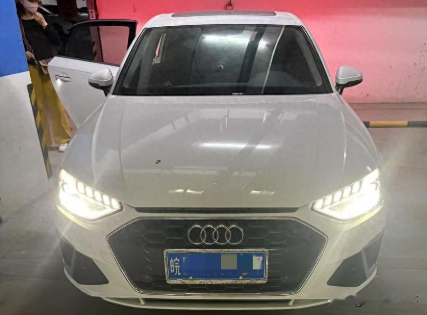 “太离谱了！”安徽淮南，女子花27万买了一辆奥迪库存新车，4年来按时保养、续保，