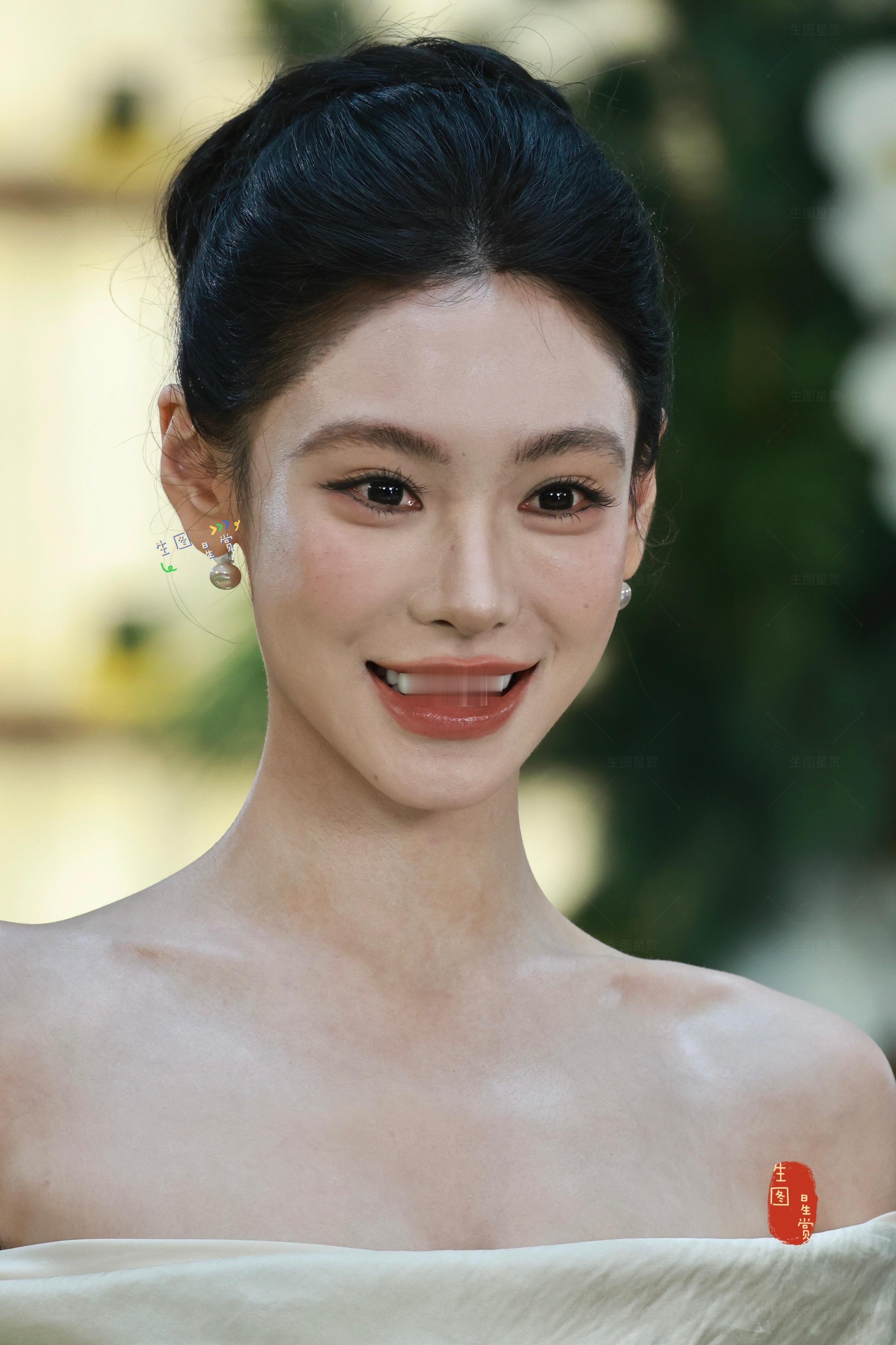 迪迪不畏杭州线下活动盘发造型好清爽，春日俏佳人🍃 