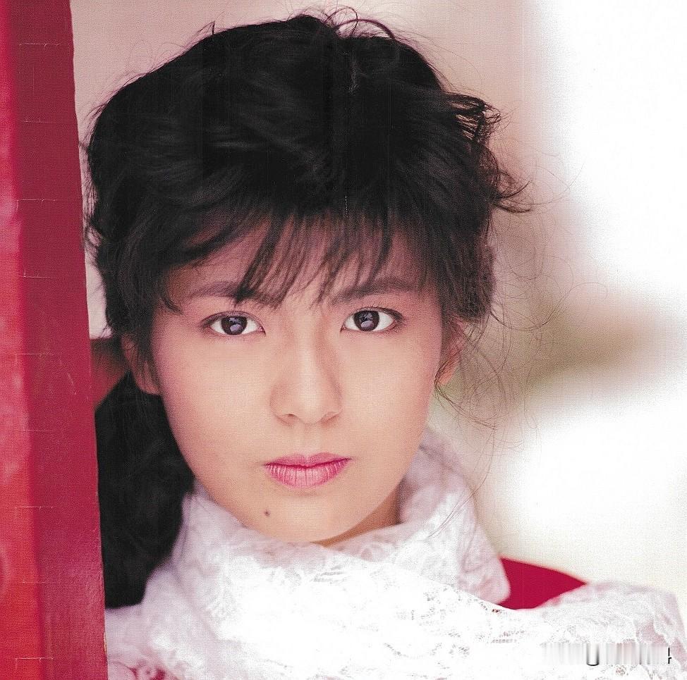 【南野阳子回忆和中森明菜合作让她“心跳加速”】

20世纪80年代中后期，南野阳