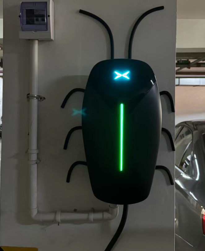 广东人看了会应激的充电桩 