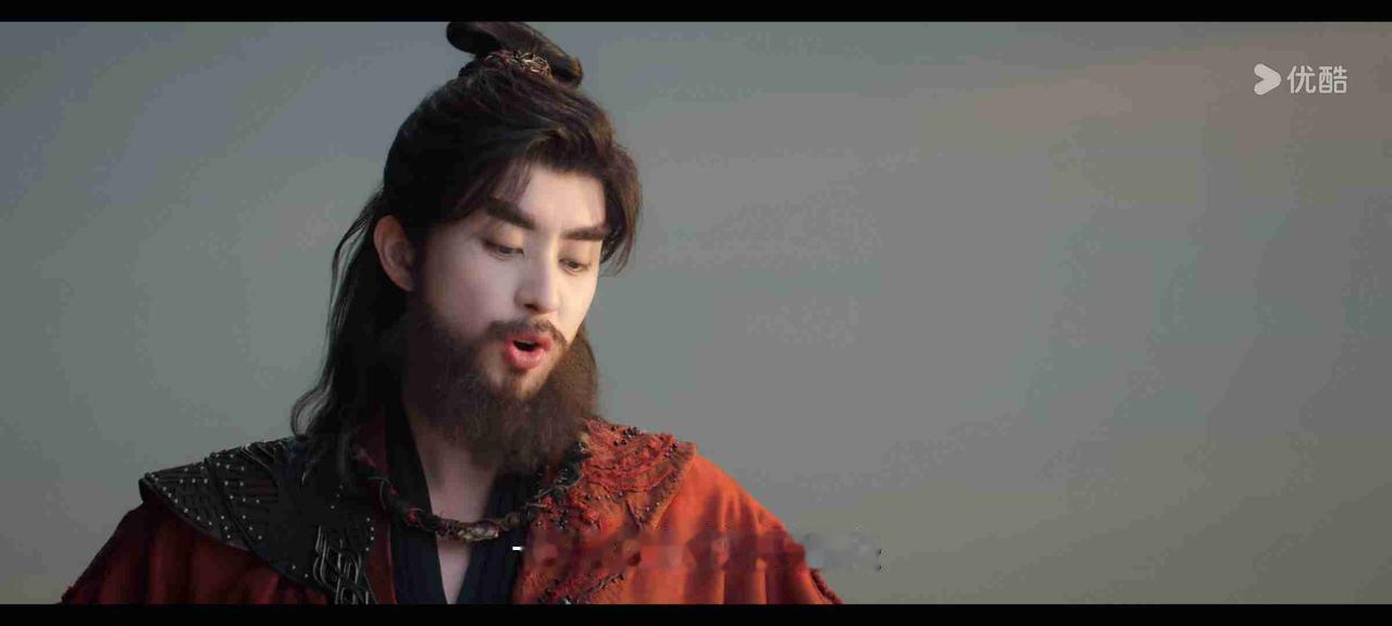 看《师兄太稳健》，小伙子的演绎确实挺丰富的呢。大家最近看什么剧，能可以分享一下吗