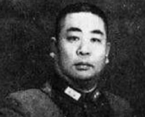 1959年，国民党中将刘嘉树半夜肚子疼，独自去上厕所。刚蹲下，就感觉背后阴风阵阵