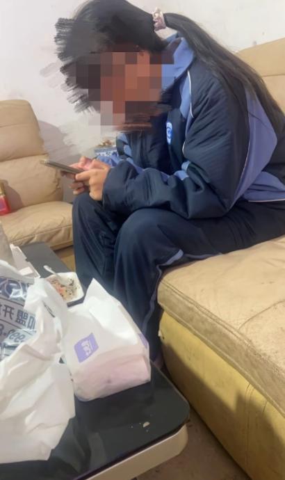 破防了！湖南，一女子不幸得宫颈癌去世，临终前，她将唯一的女儿托付给了闺蜜，还说闺