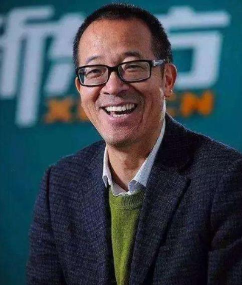 1991年，俞敏洪从北大辞职出来，没钱租房，就对房东说：“我把你的孩子辅导到全班