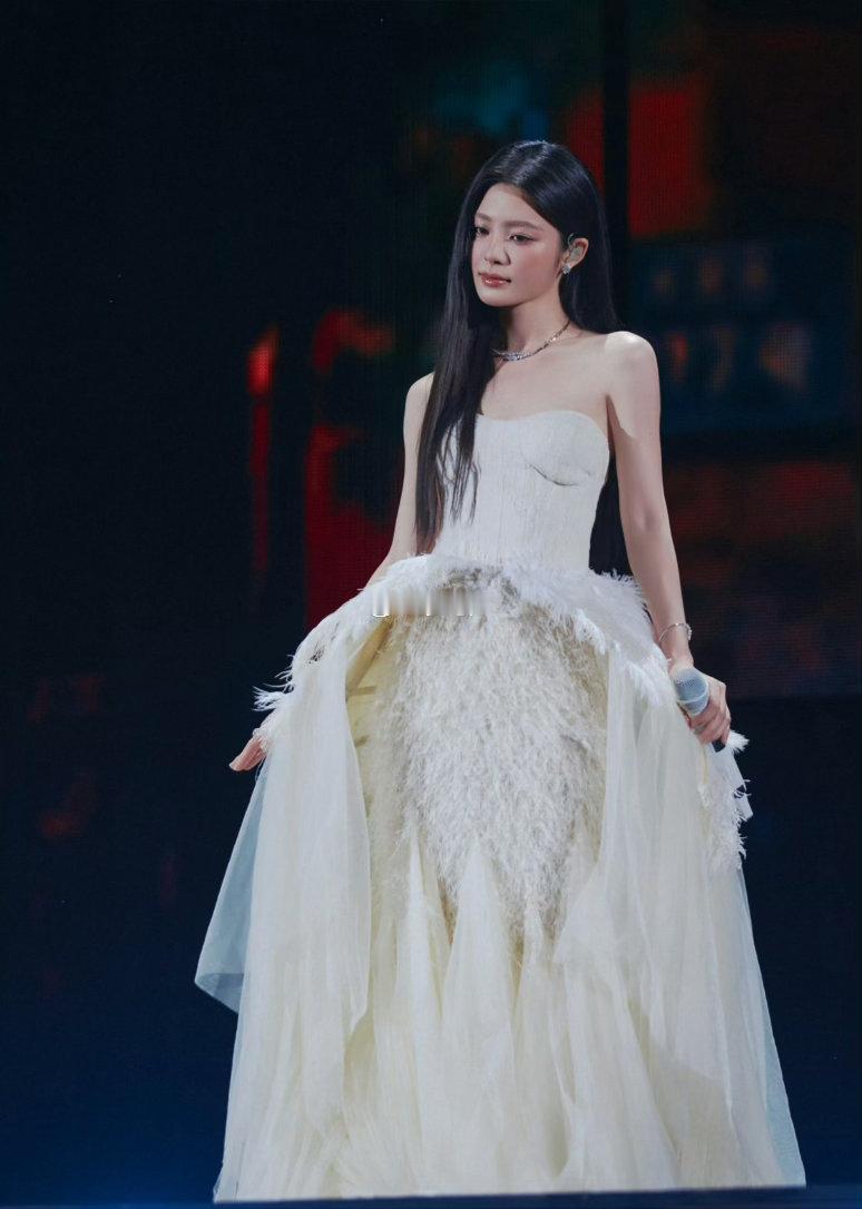 陈楚生感谢姚晓棠 陈楚生济南演唱会限定合作达成！姚晓棠的声线和陈楚生真的太配了，