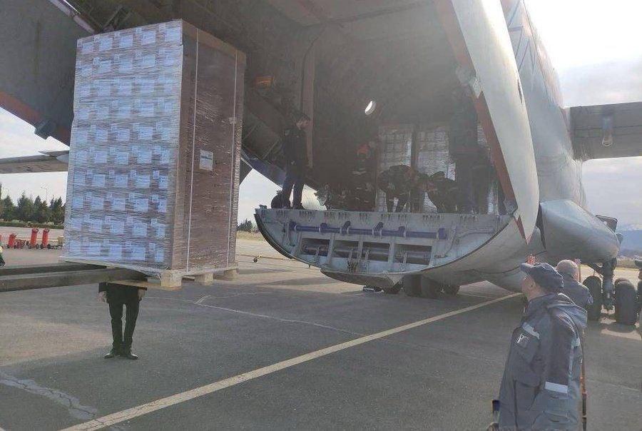 俄罗斯伊尔-76运输机为伊朗运输药品物资。

根据伊朗方面的请求，俄罗斯已向伊朗