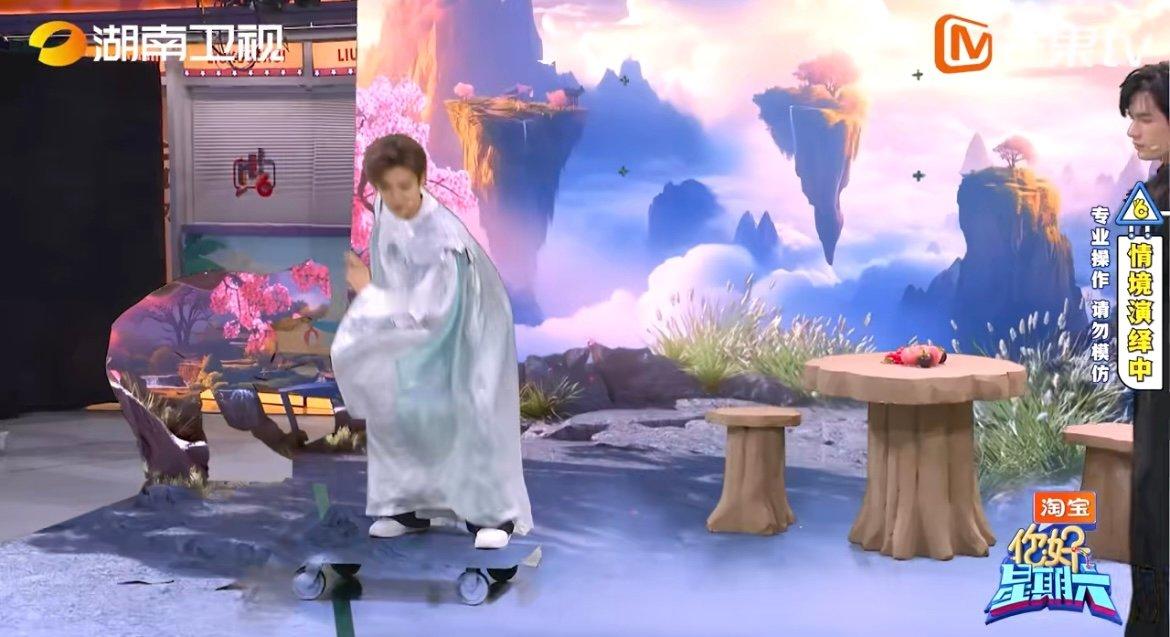 张颜齐到底有多爱技能五子棋 绿幕环节遇侯明昊，直接一键触发技能五子棋名场面！惊讶