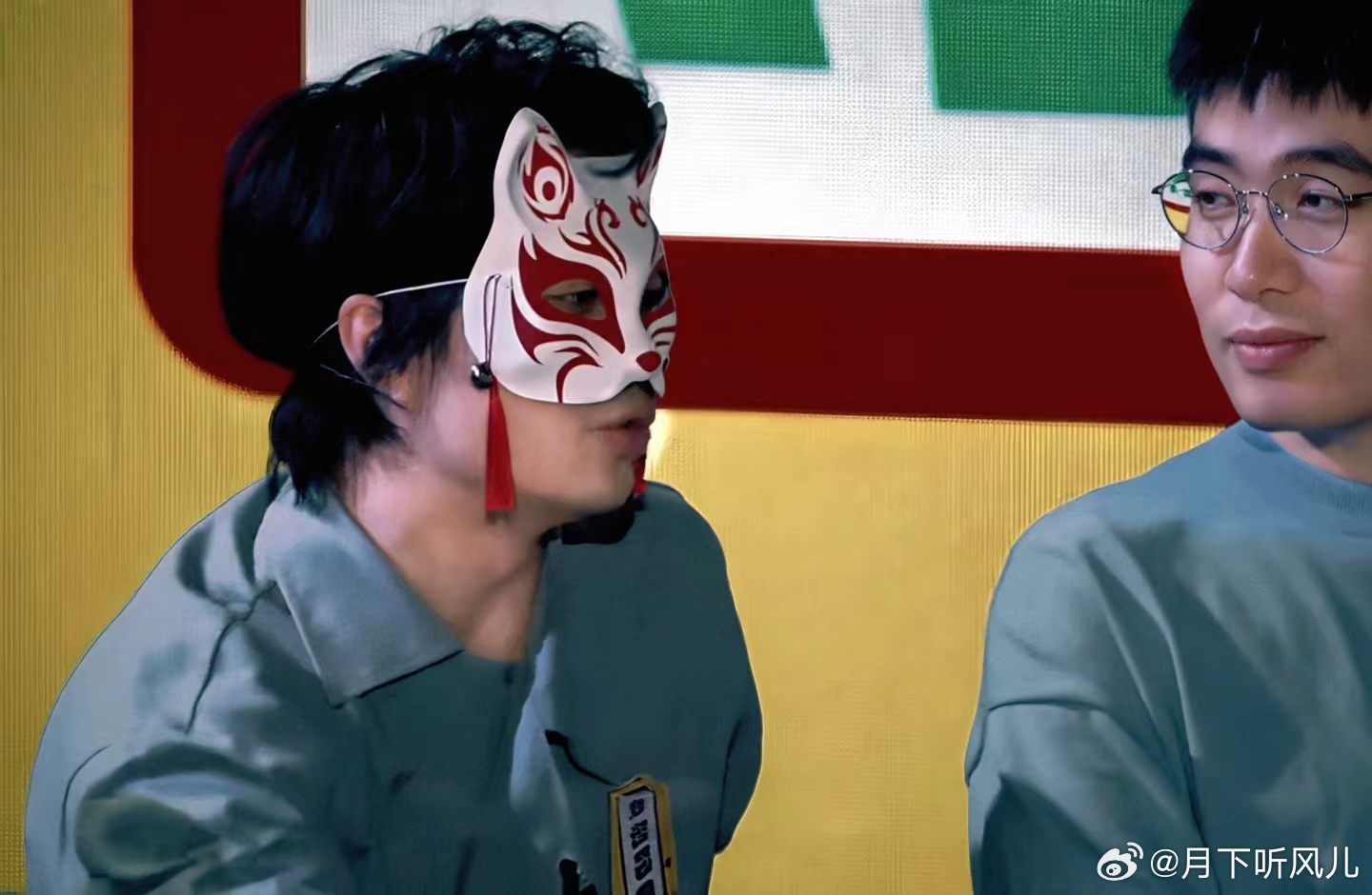 刘旸你在外面就这么赚钱的啊刘旸真的没包袱！表情拒绝动作超诚实，钢管舞魔性上头，为