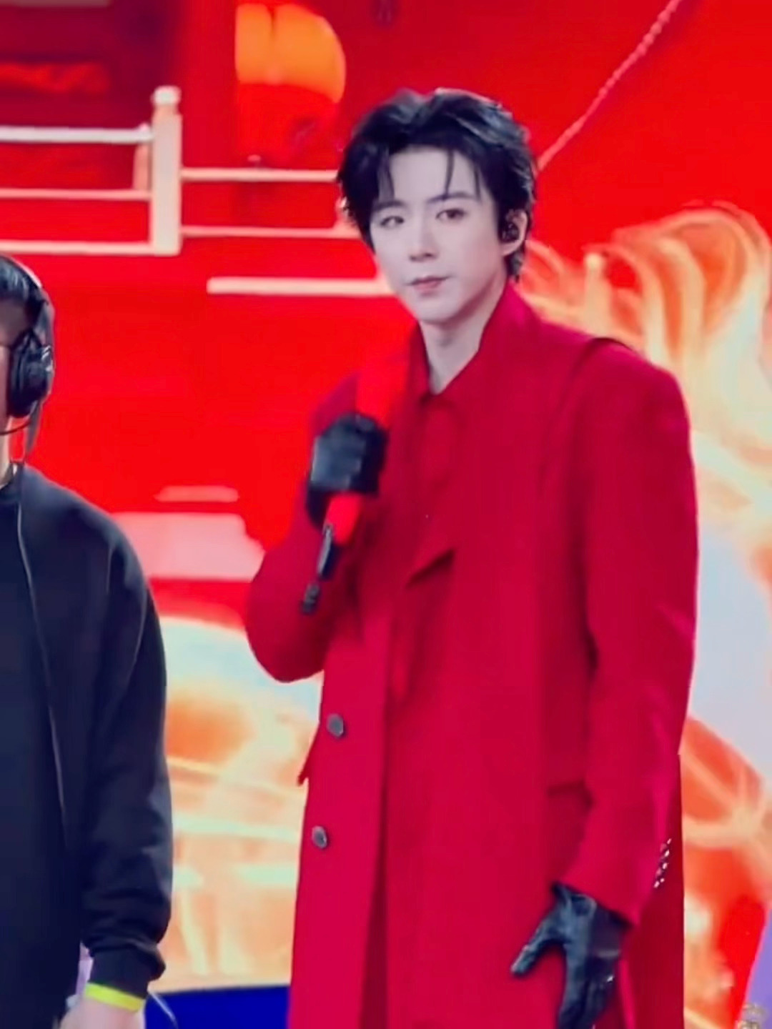 刘宇宁全蓝look 今天的刘宇宁是丹东大草莓本草莓🍓音响怎么每次都会炸耳返