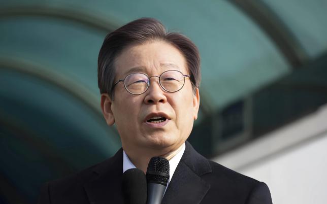 韩国这刀，捅得真是时候！中方刚在平壤把中朝关系夯实，韩国三名国会议员转头就窜访台