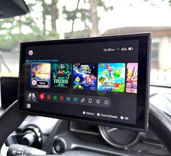 【你的驾照还好吗？】近日国外平台有玩家晒出了照片，表示NS2将支架展开后正好可以