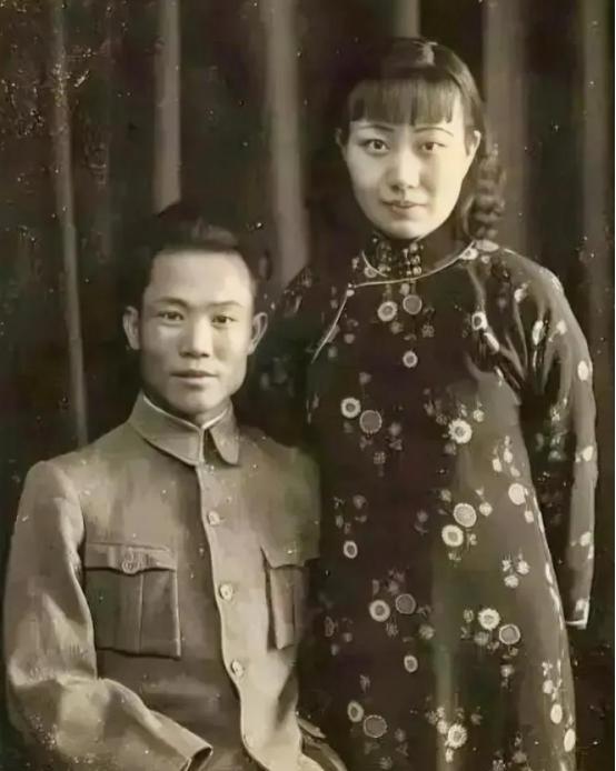 1925年，陈诚回家奔丧。7年不见的妻子，想与他同房。妻子刚到床上，就被他强行推