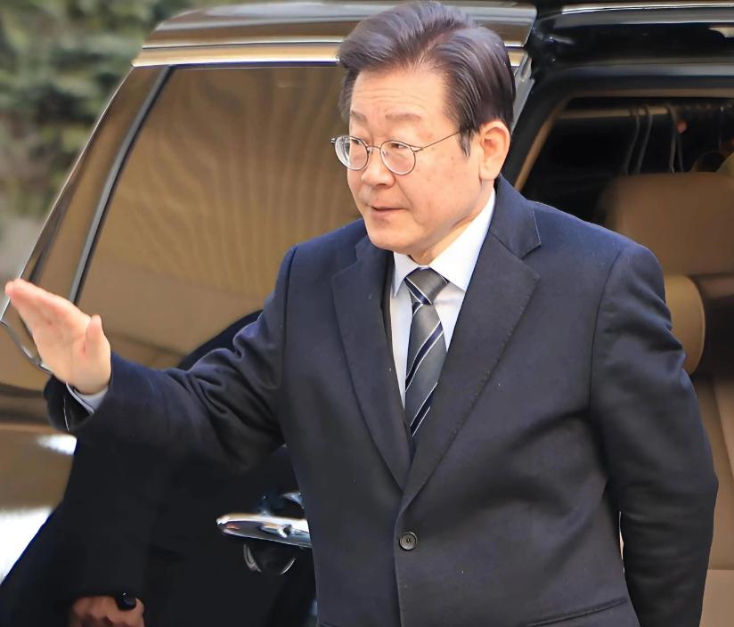 韩国的黄金时代结束了。韩国股市在昨天暴跌 10% 的基础上，今天最低的时候再次下