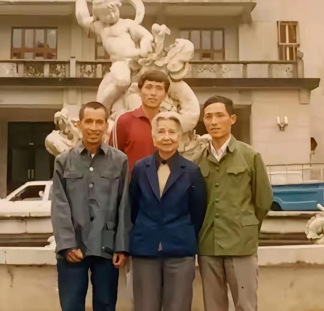 我打赌，如果你认出一个，算你强，全部认识的，你就是历史大佬级别了