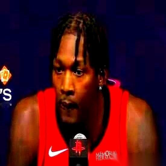 我天，你们听说了吗？火箭队那个史密斯，做完手术不到4个月，居然就回来训练了！
直