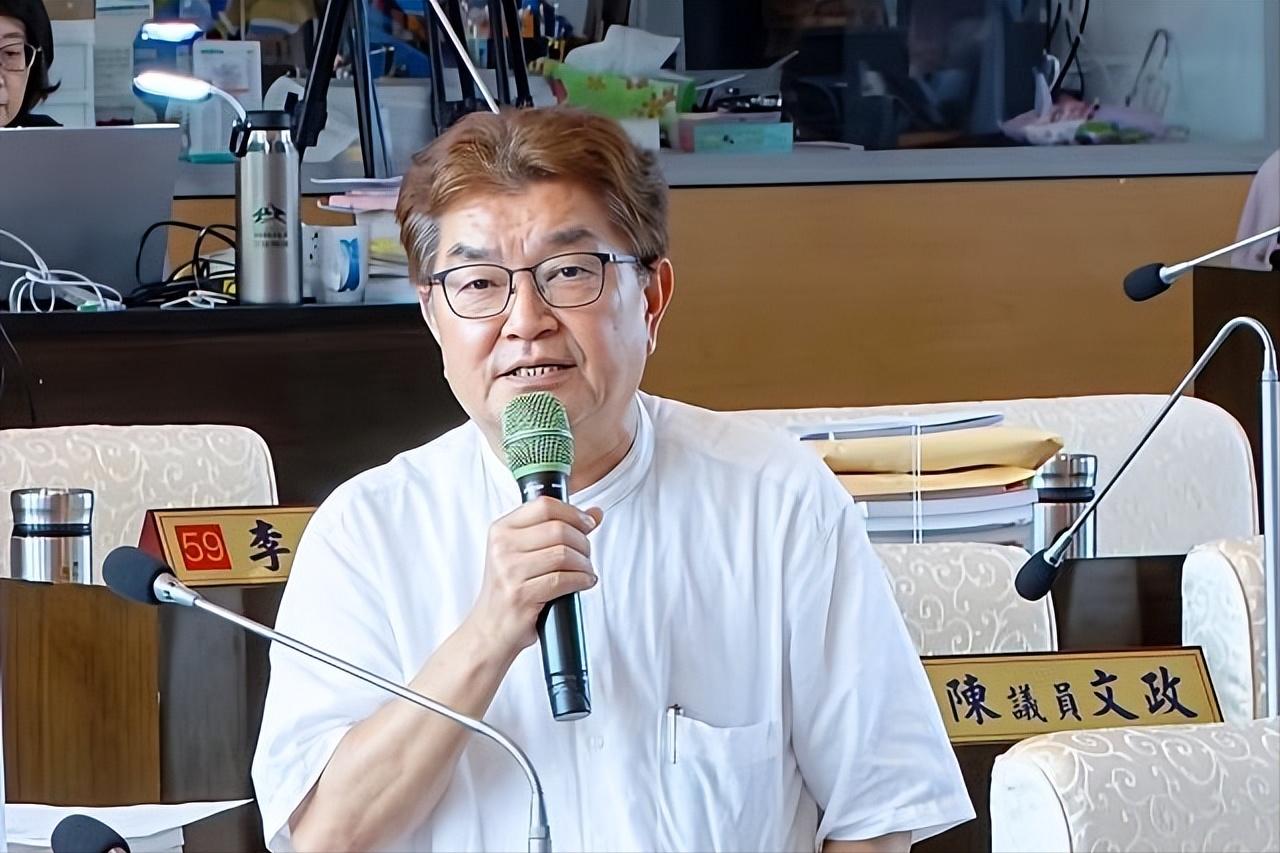 就在刚刚
中国国民党籍台中市议员李中喊话卢秀燕！

2026年5月25日，台中市