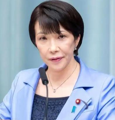 太阳真的从西边升起了？一贯被外界视为对华强硬的日本首相高市早苗，在镜头前释放出“