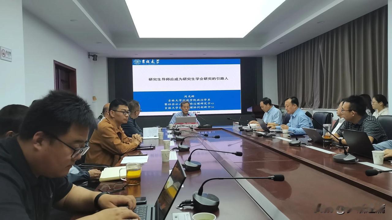 “独往独来，是谓独有。独有之人，是谓至贵。”独来独往，不仅仅是形体的独处，更源自