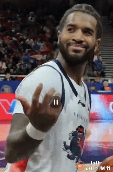 怎么回事？今晚上海男篮在CBA常规赛中112-96击败山东男篮，而在比赛中发生了