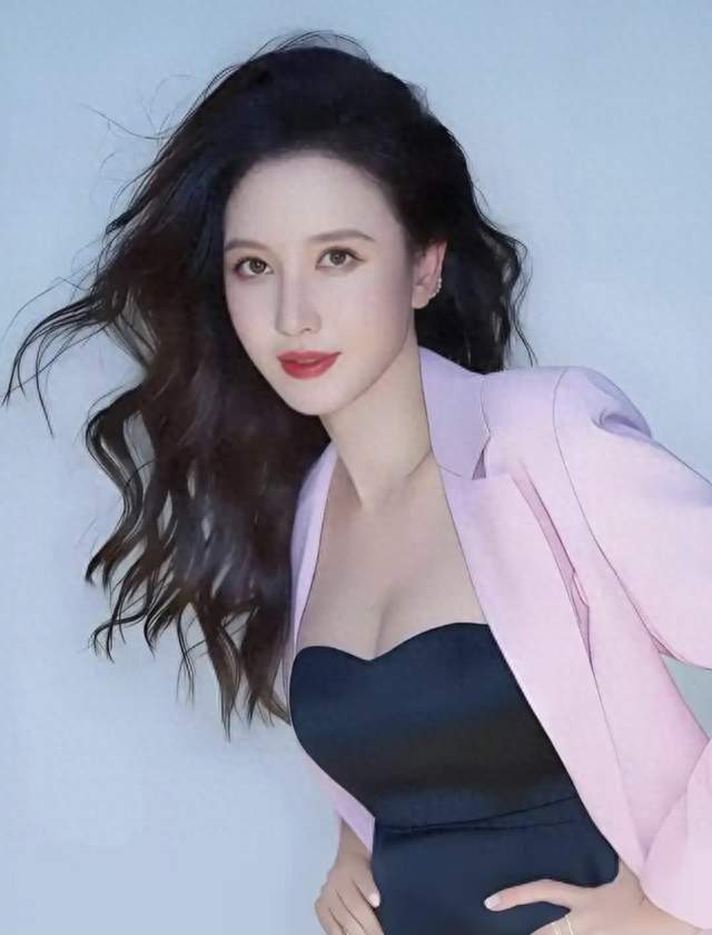 演员都绕着走的争议角色，张萌身为制片人，干脆亲自上阵救场
