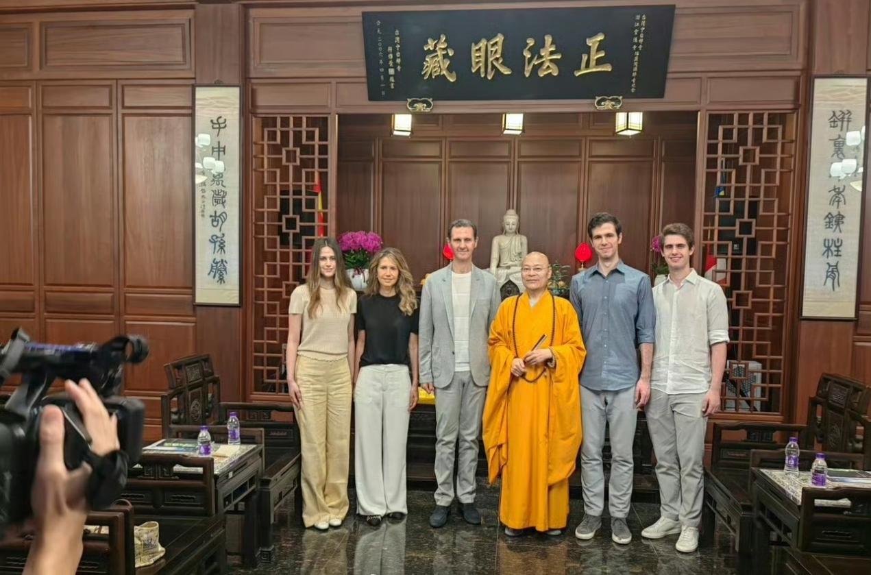 叙利亚前总统被判死刑，这是巴沙尔·阿萨德在中国访问时，在灵隐寺留下的珍贵照片。几